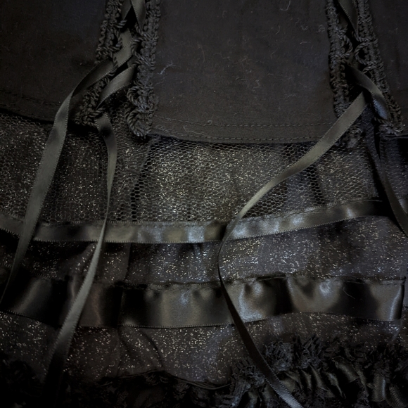 Goth style mini skirt. - Picture 5 of 6